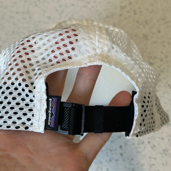 NEW Patagonia Duckbill Trucker Hat in Black/White - Picture 5 of 8